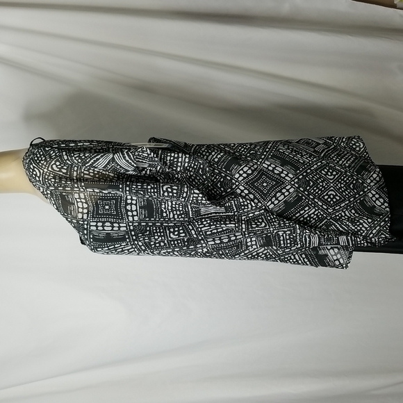 PALISADES BEACH CLUB COVER-UP MED/ LARGE IN BLACK & WHITE KENTE - Picture 2 of 9